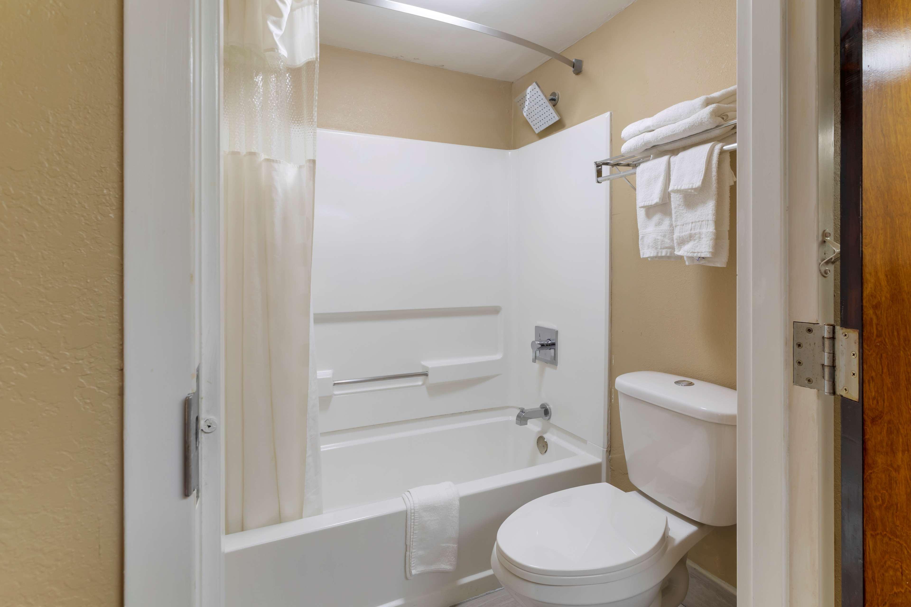 Surestay Hotel By Best Western Lenoir City Exterior photo