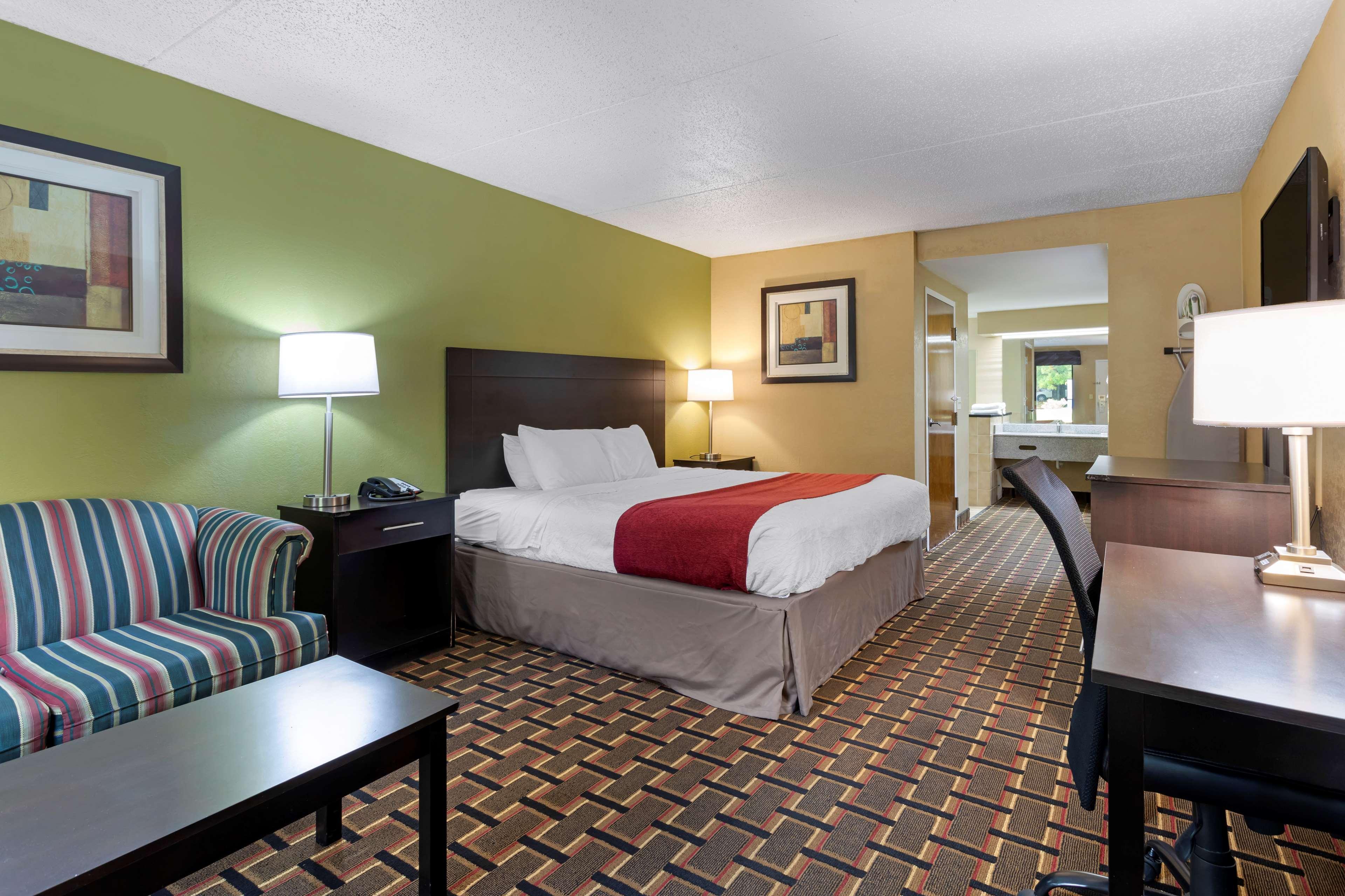 Surestay Hotel By Best Western Lenoir City Exterior photo